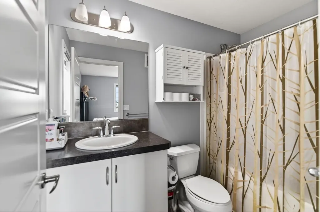 318 Teasdale Drive Red Deer AB T4P 0T1