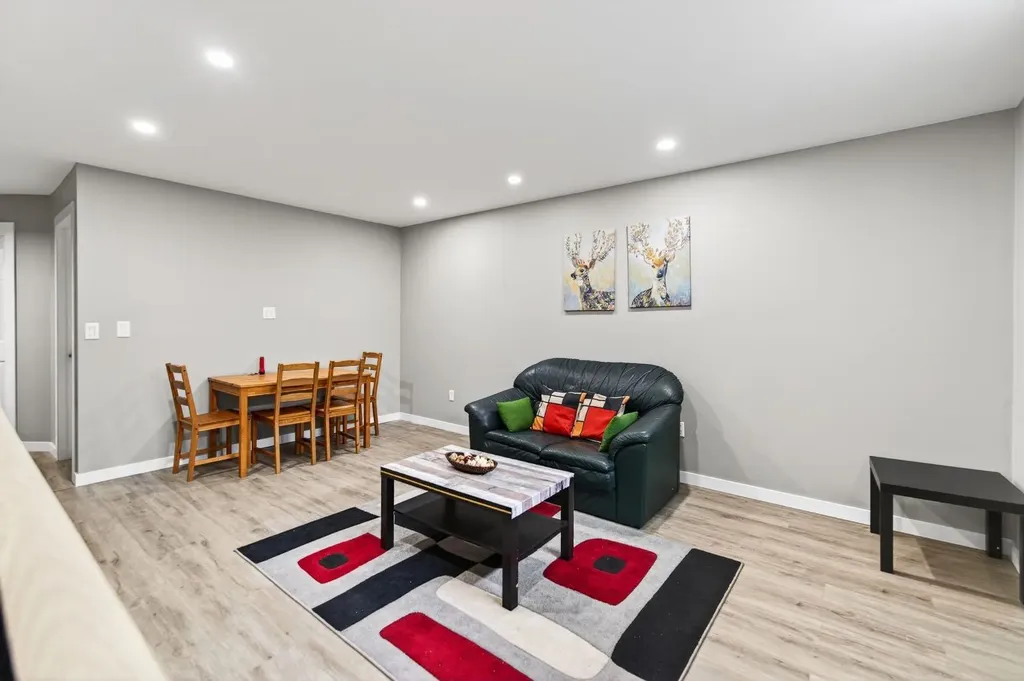 318 Teasdale Drive Red Deer AB T4P 0T1