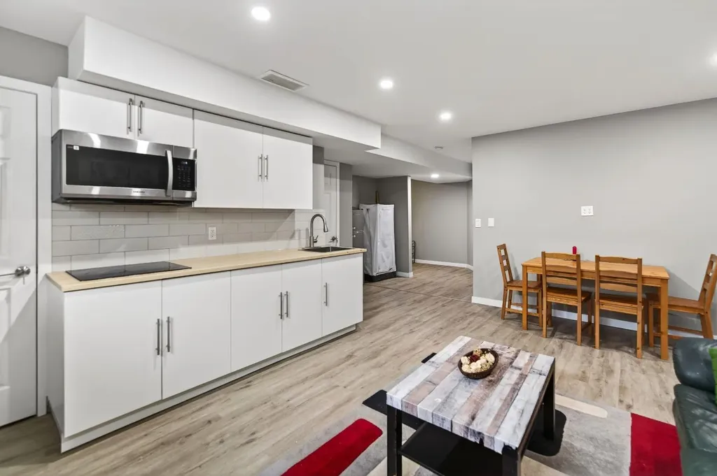318 Teasdale Drive Red Deer AB T4P 0T1