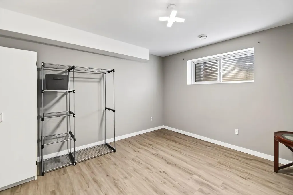 318 Teasdale Drive Red Deer AB T4P 0T1