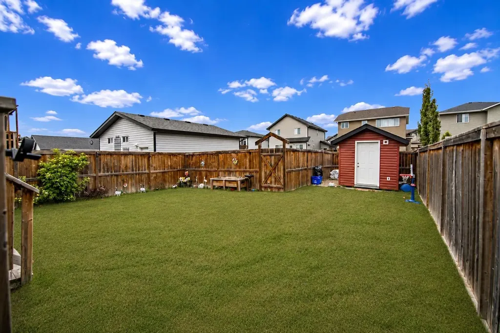 318 Teasdale Drive Red Deer AB T4P 0T1