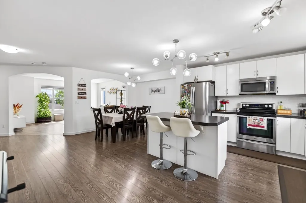 318 Teasdale Drive Red Deer AB T4P 0T1