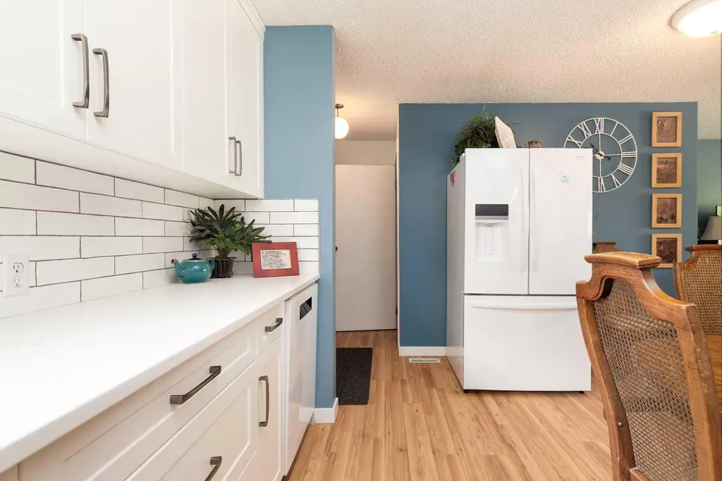16 Simon Fraser Boulevard W Lethbridge AB T1K 4L4