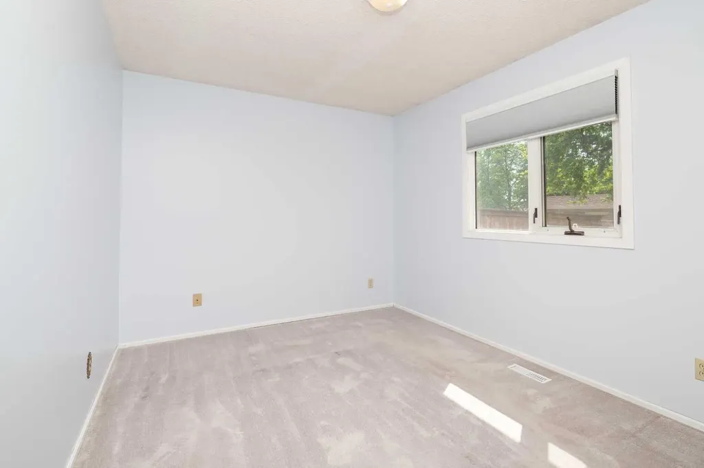 16 Simon Fraser Boulevard W Lethbridge AB T1K 4L4