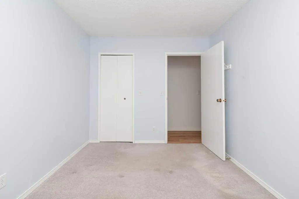 16 Simon Fraser Boulevard W Lethbridge AB T1K 4L4