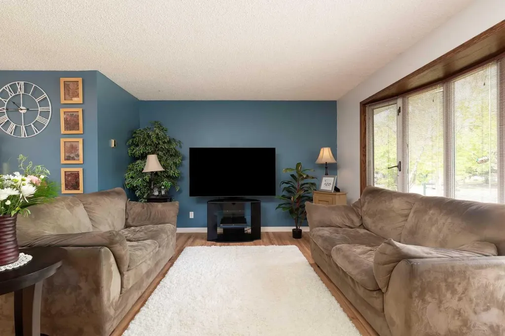 16 Simon Fraser Boulevard W Lethbridge AB T1K 4L4