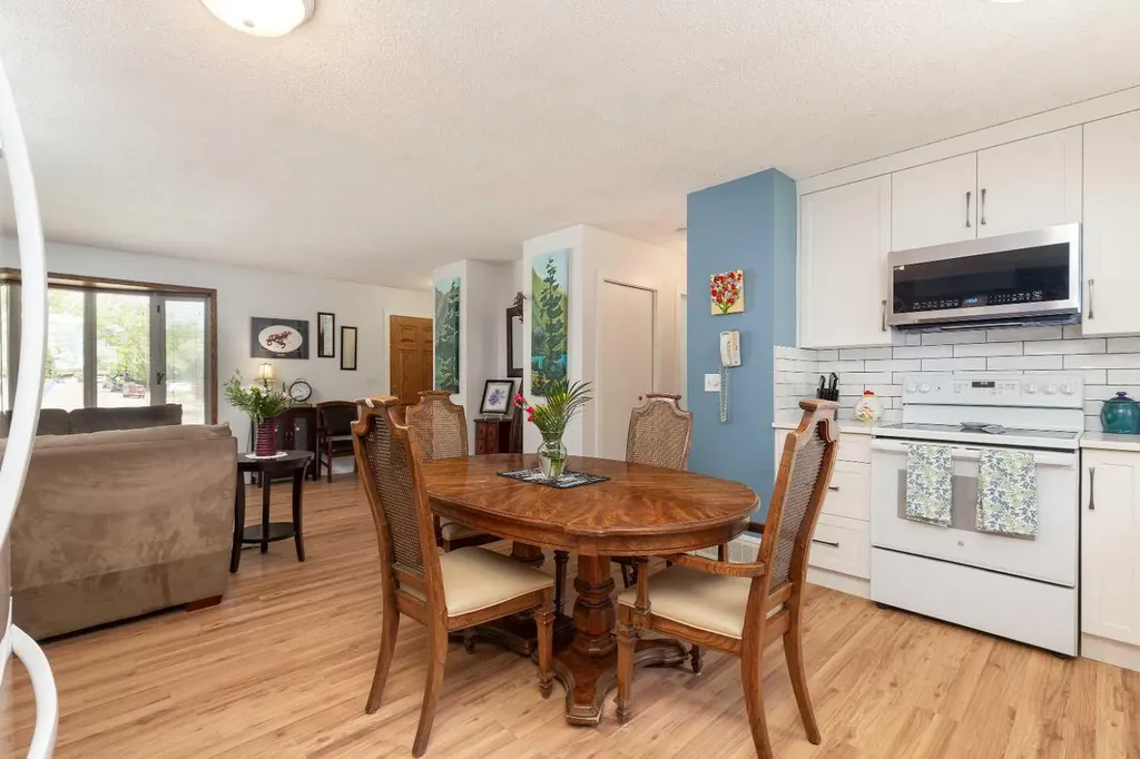 16 Simon Fraser Boulevard W Lethbridge AB T1K 4L4
