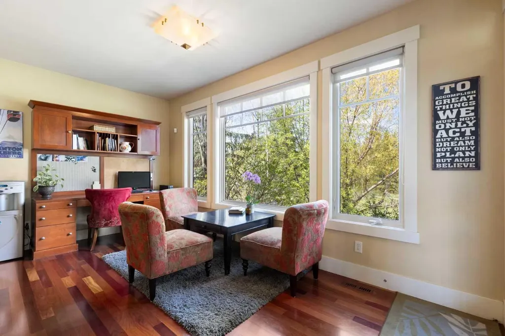 7 Discovery Ridge Cove SW Calgary AB T2H 4Y1