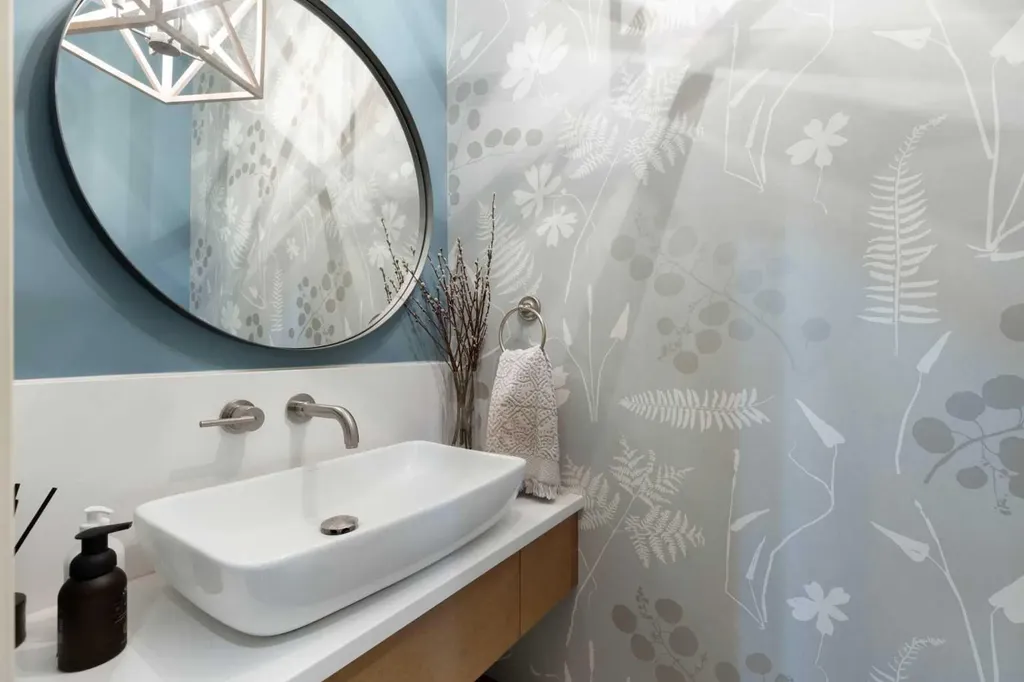 7 Discovery Ridge Cove SW Calgary AB T2H 4Y1