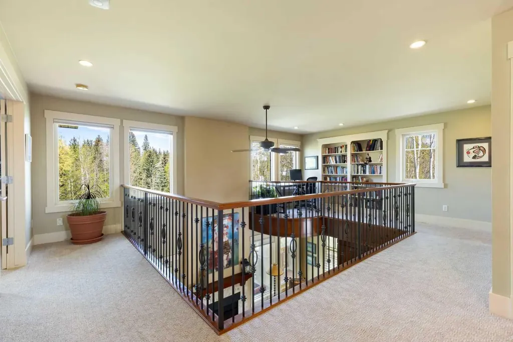 7 Discovery Ridge Cove SW Calgary AB T2H 4Y1
