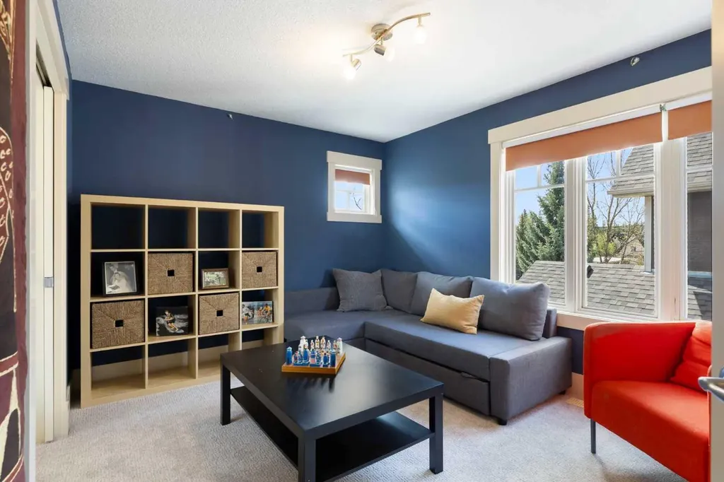 7 Discovery Ridge Cove SW Calgary AB T2H 4Y1