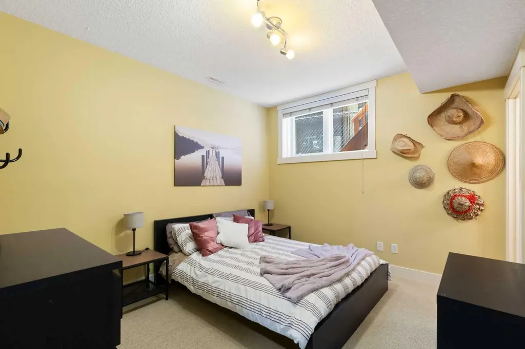 7 Discovery Ridge Cove SW Calgary AB T2H 4Y1