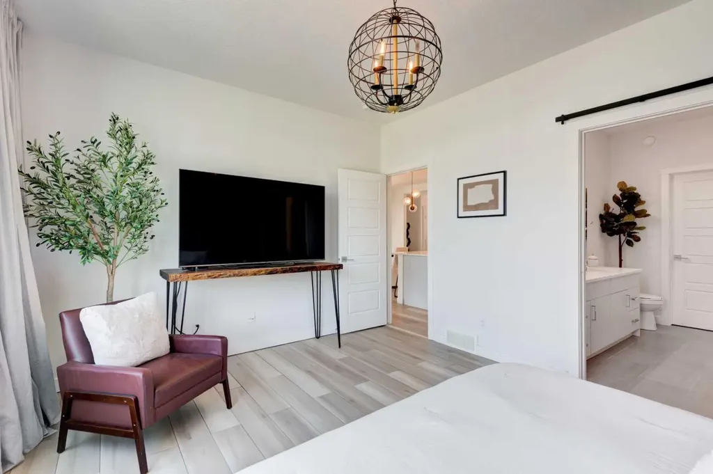 47 Walgrove Park SE Calgary AB T2X 4N9