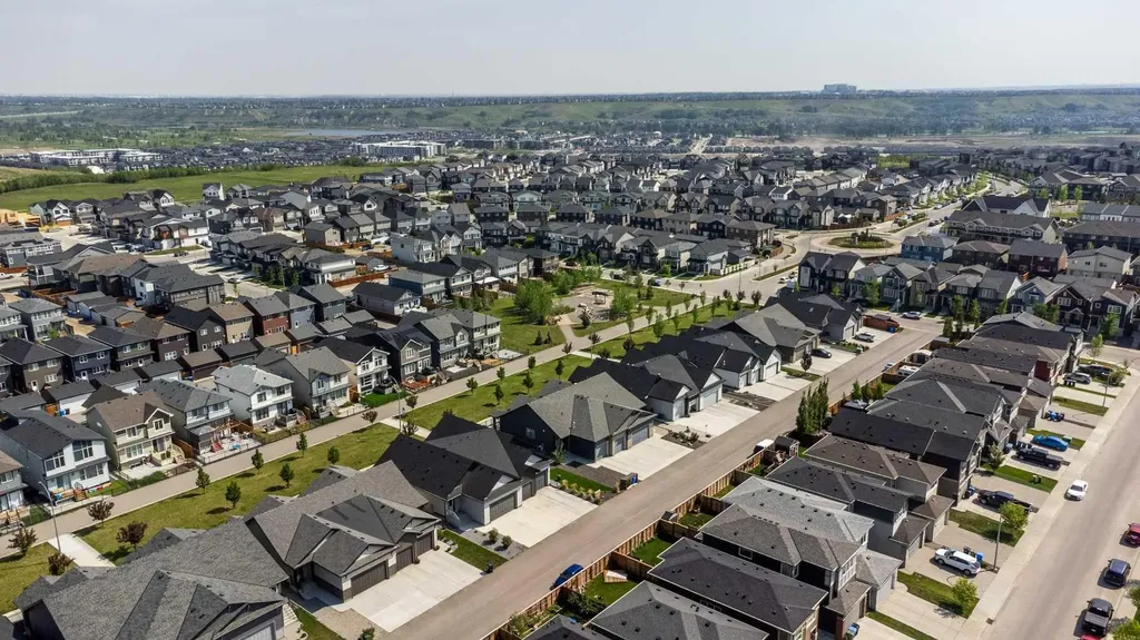 47 Walgrove Park SE Calgary AB T2X 4N9