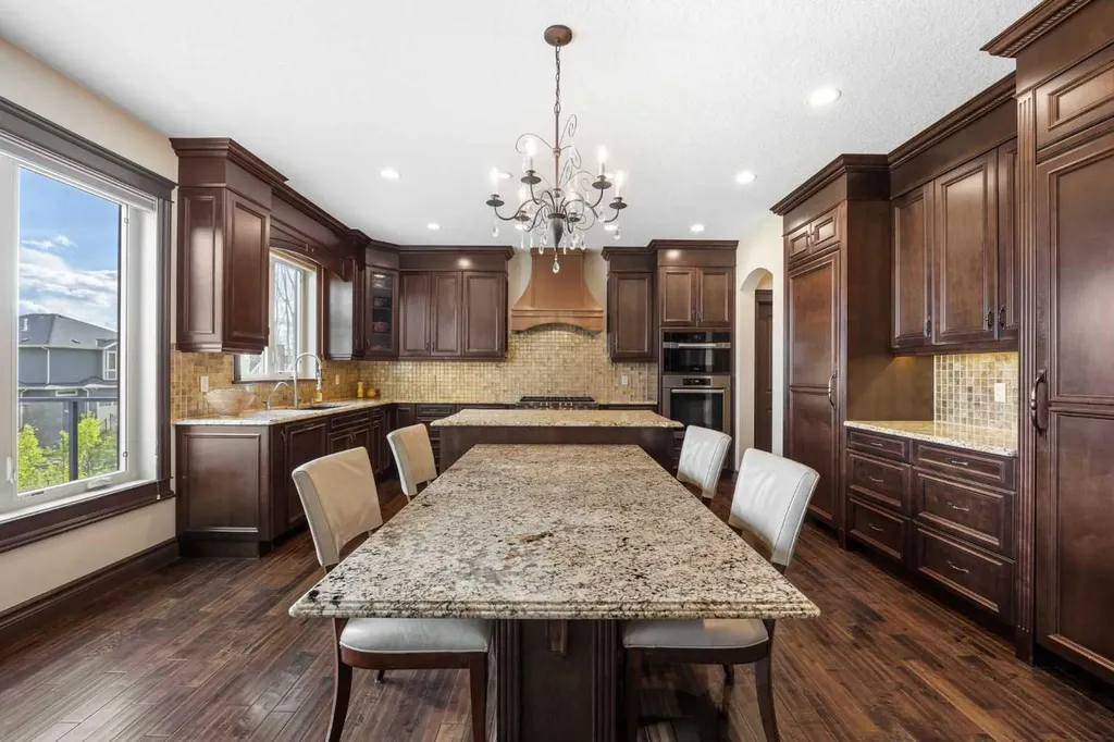 11 Timberline Gate SW Calgary AB T3H 0W3