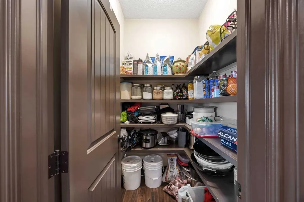 11 Timberline Gate SW Calgary AB T3H 0W3