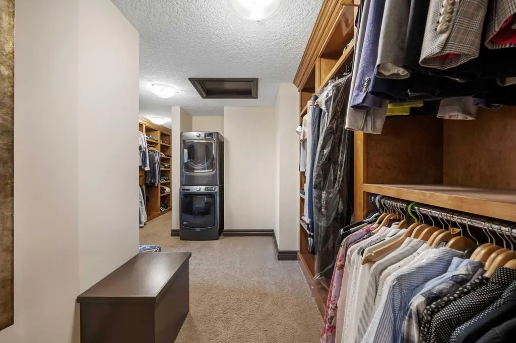11 Timberline Gate SW Calgary AB T3H 0W3