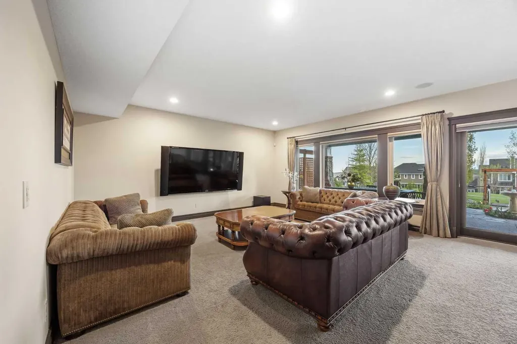 11 Timberline Gate SW Calgary AB T3H 0W3