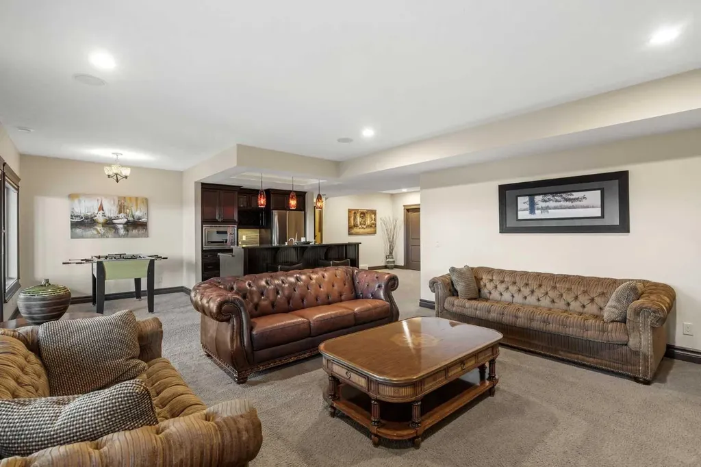 11 Timberline Gate SW Calgary AB T3H 0W3