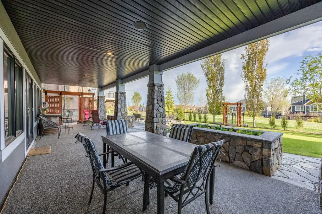 11 Timberline Gate SW Calgary AB T3H 0W3