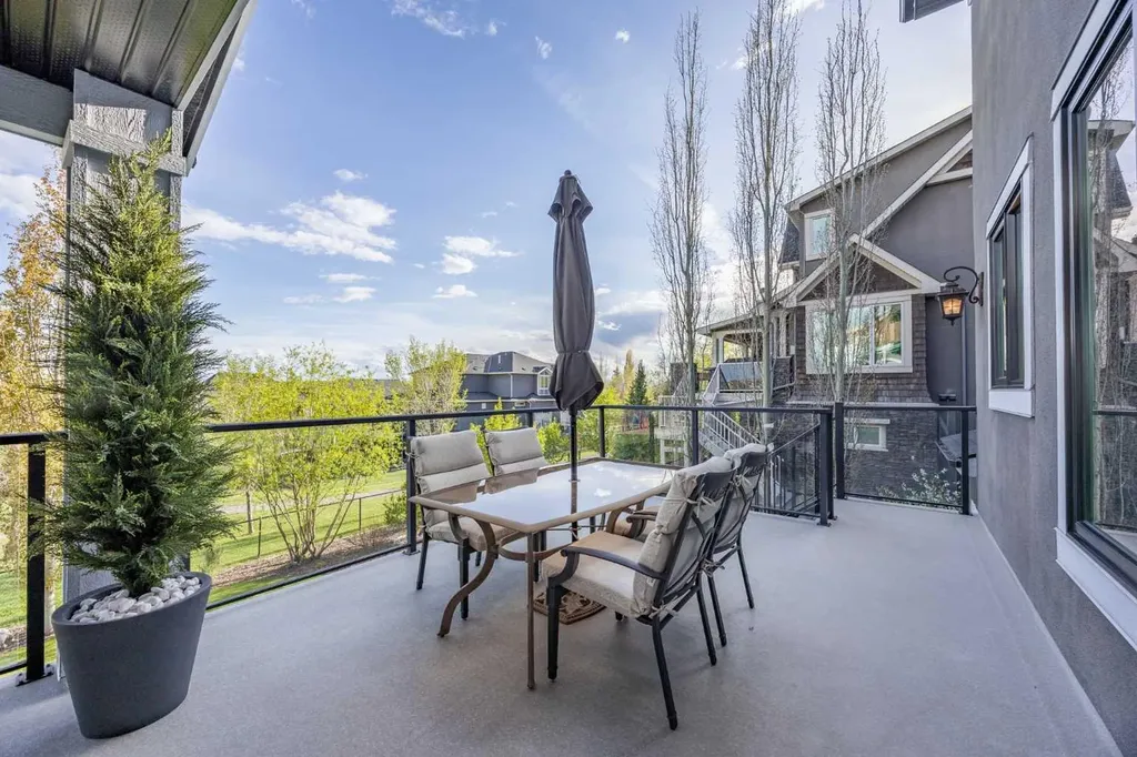 11 Timberline Gate SW Calgary AB T3H 0W3