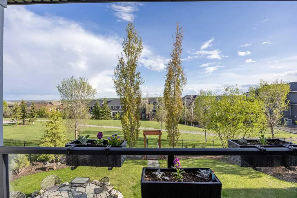 11 Timberline Gate SW Calgary AB T3H 0W3