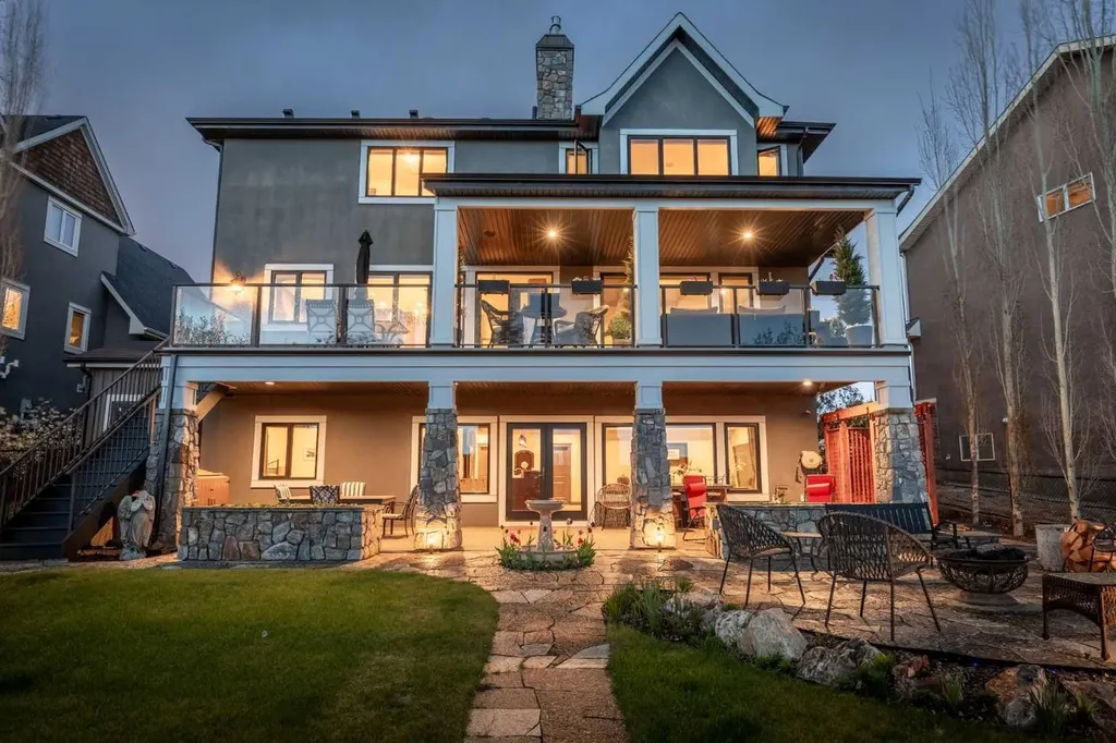 11 Timberline Gate SW Calgary AB T3H 0W3