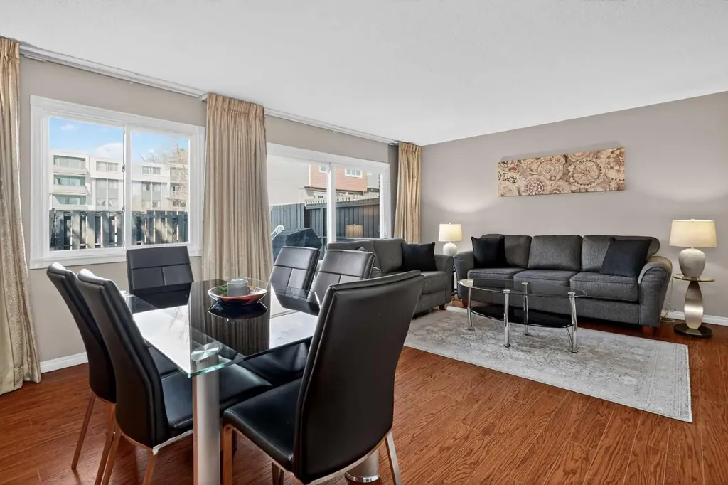 210 86 Avenue SE Calgary AB T2H 1N6