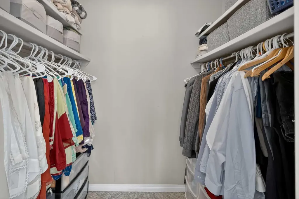 210 86 Avenue SE Calgary AB T2H 1N6
