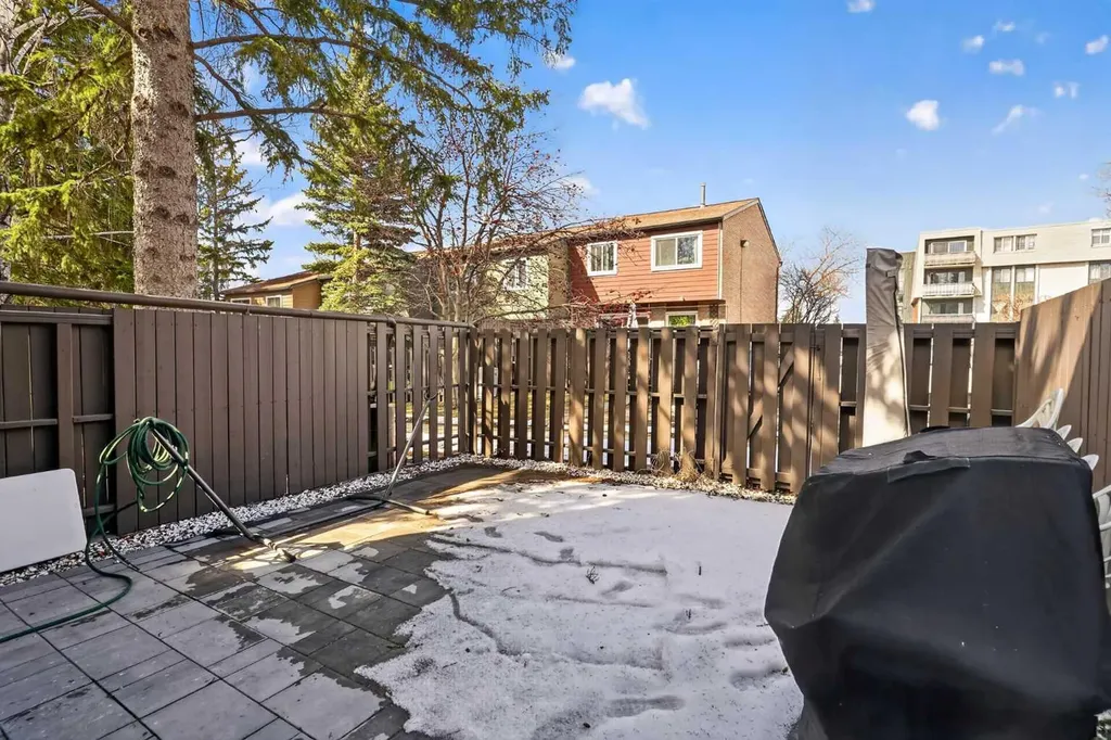 210 86 Avenue SE Calgary AB T2H 1N6