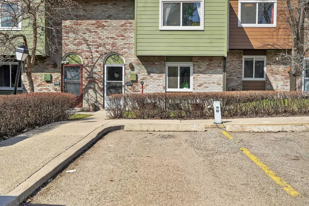210 86 Avenue SE Calgary AB T2H 1N6