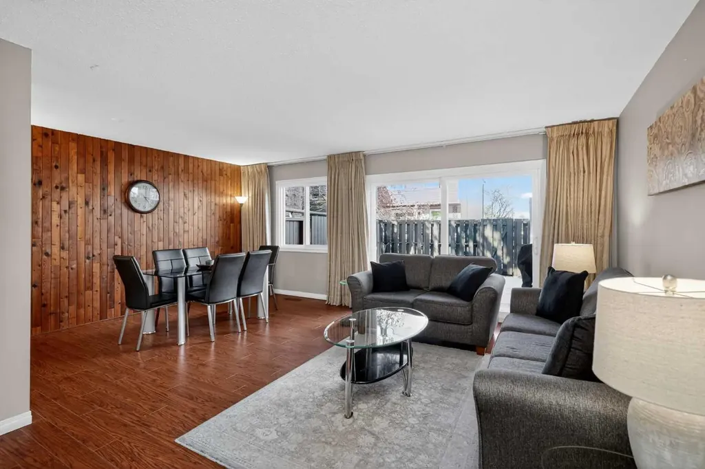 210 86 Avenue SE Calgary AB T2H 1N6