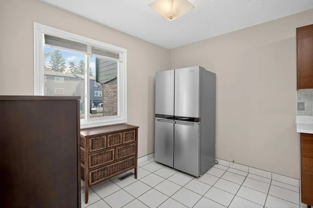 210 86 Avenue SE Calgary AB T2H 1N6
