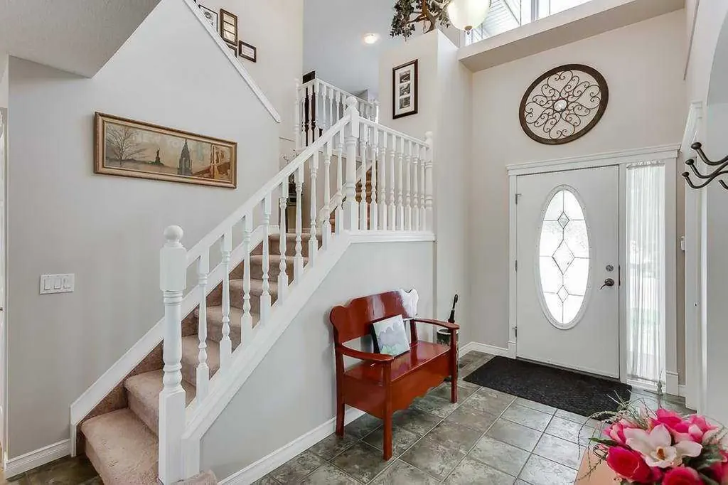 249 West Lakeview Place Chestermere AB T1X1K4