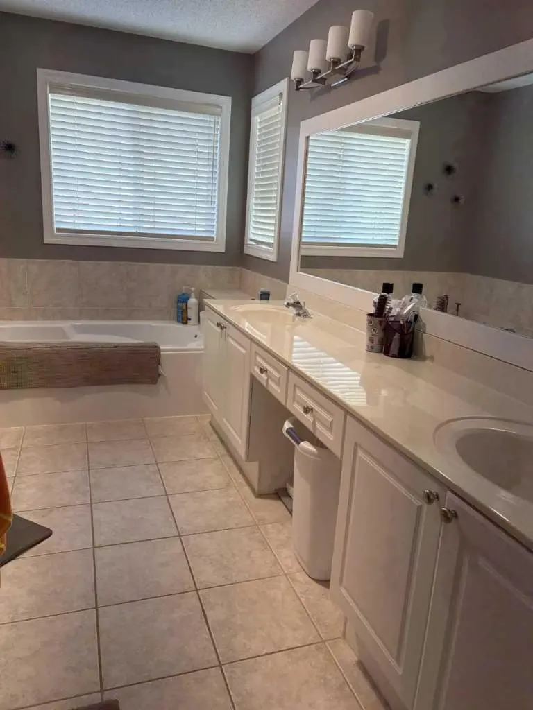 249 West Lakeview Place Chestermere AB T1X1K4