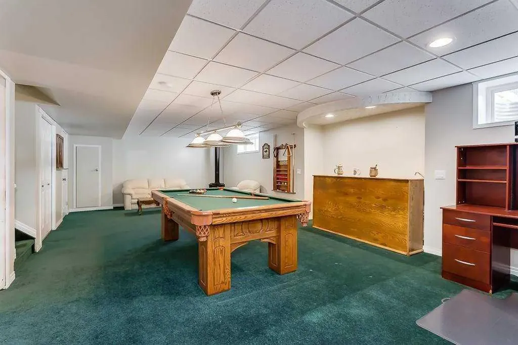 249 West Lakeview Place Chestermere AB T1X1K4