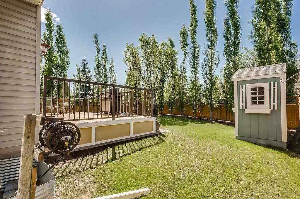 249 West Lakeview Place Chestermere AB T1X1K4