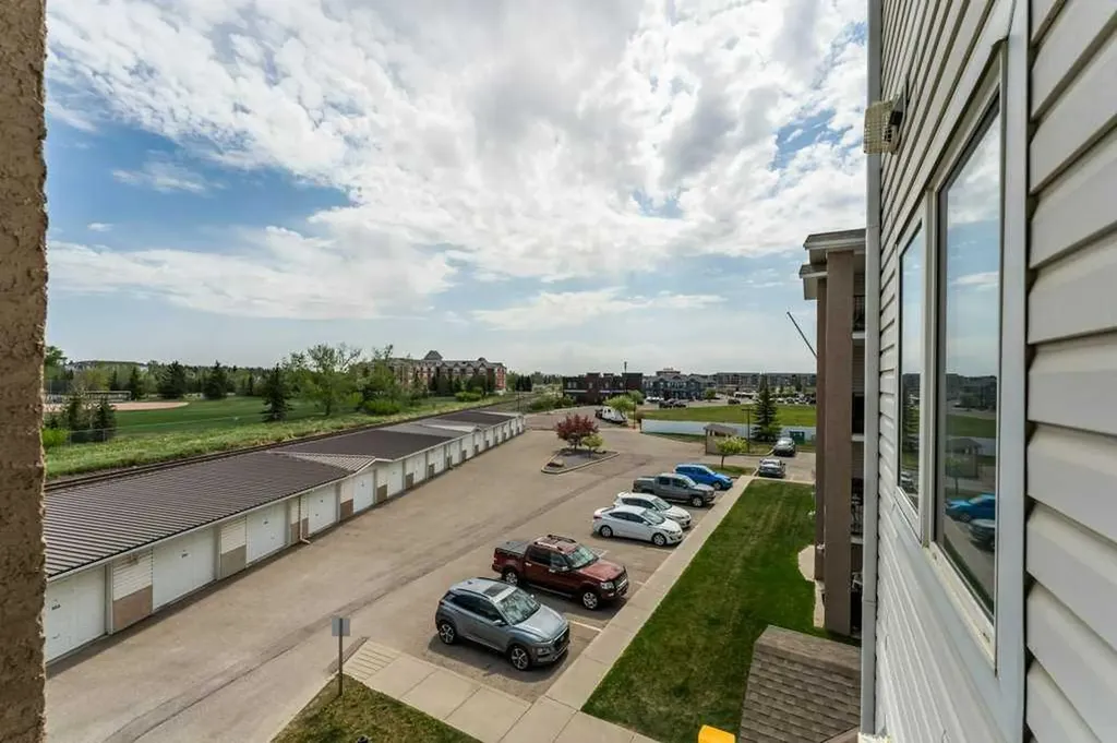 300 Edwards Way NW Airdrie AB T4B 3B4