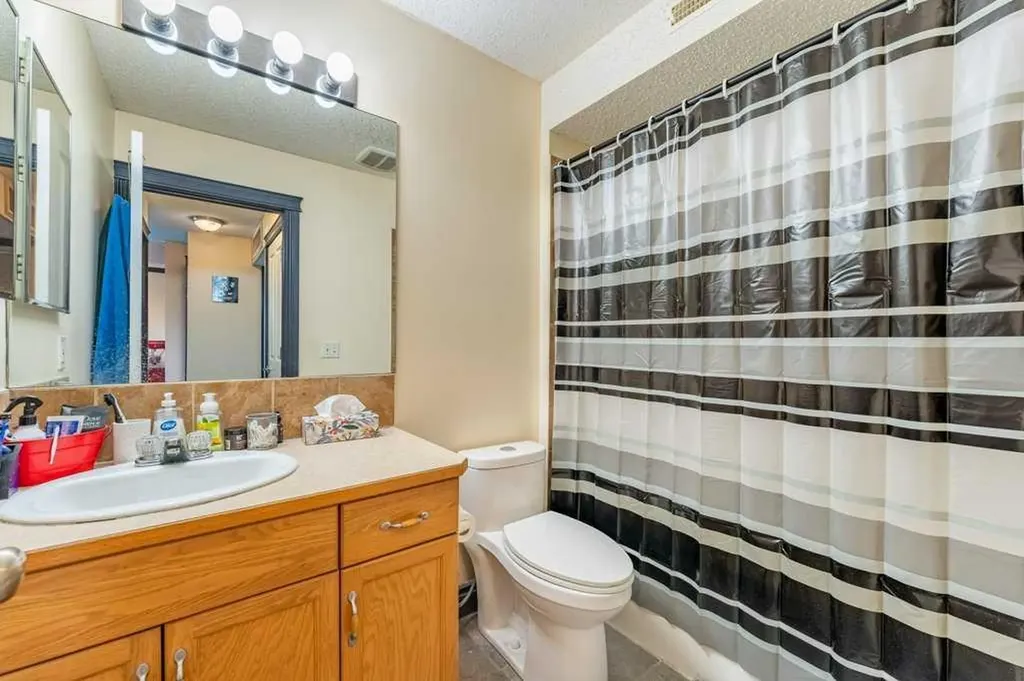 300 Edwards Way NW Airdrie AB T4B 3B4