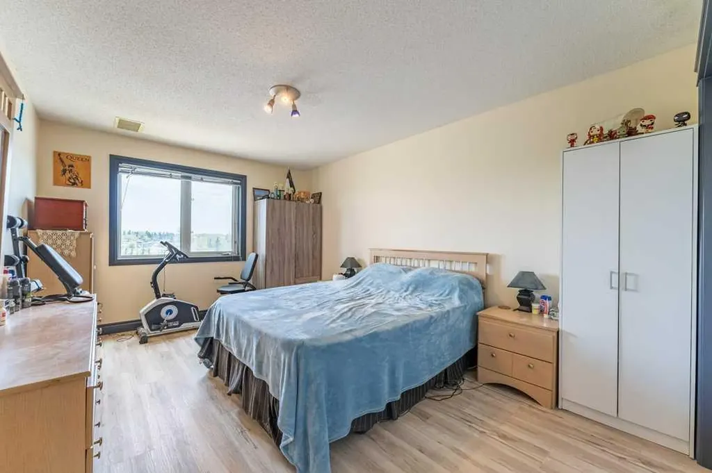 300 Edwards Way NW Airdrie AB T4B 3B4