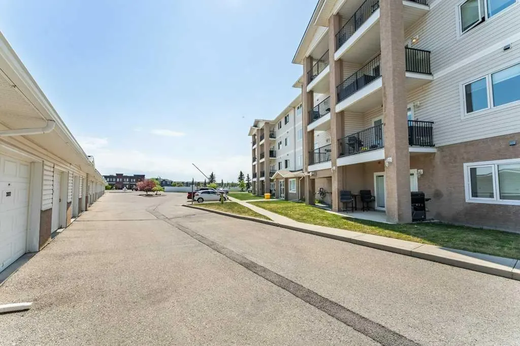 300 Edwards Way NW Airdrie AB T4B 3B4