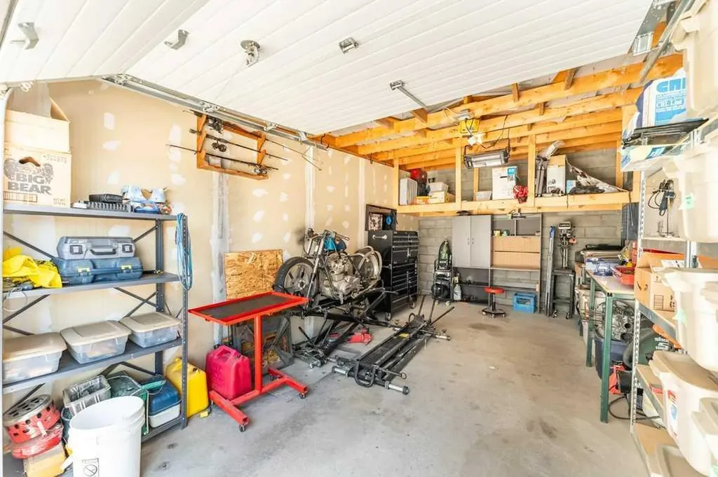 300 Edwards Way NW Airdrie AB T4B 3B4