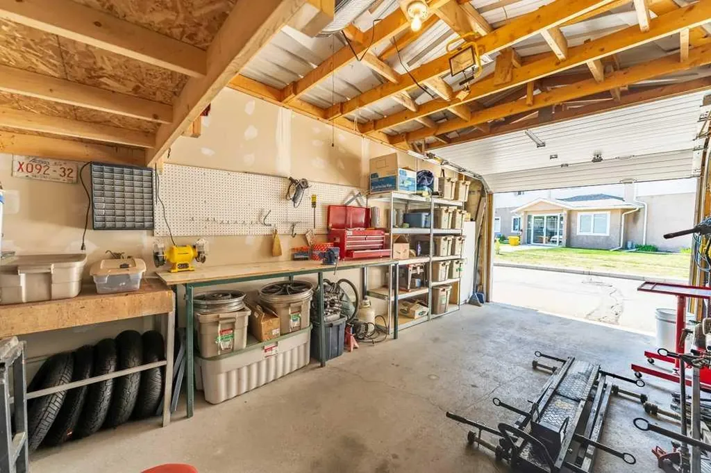 300 Edwards Way NW Airdrie AB T4B 3B4