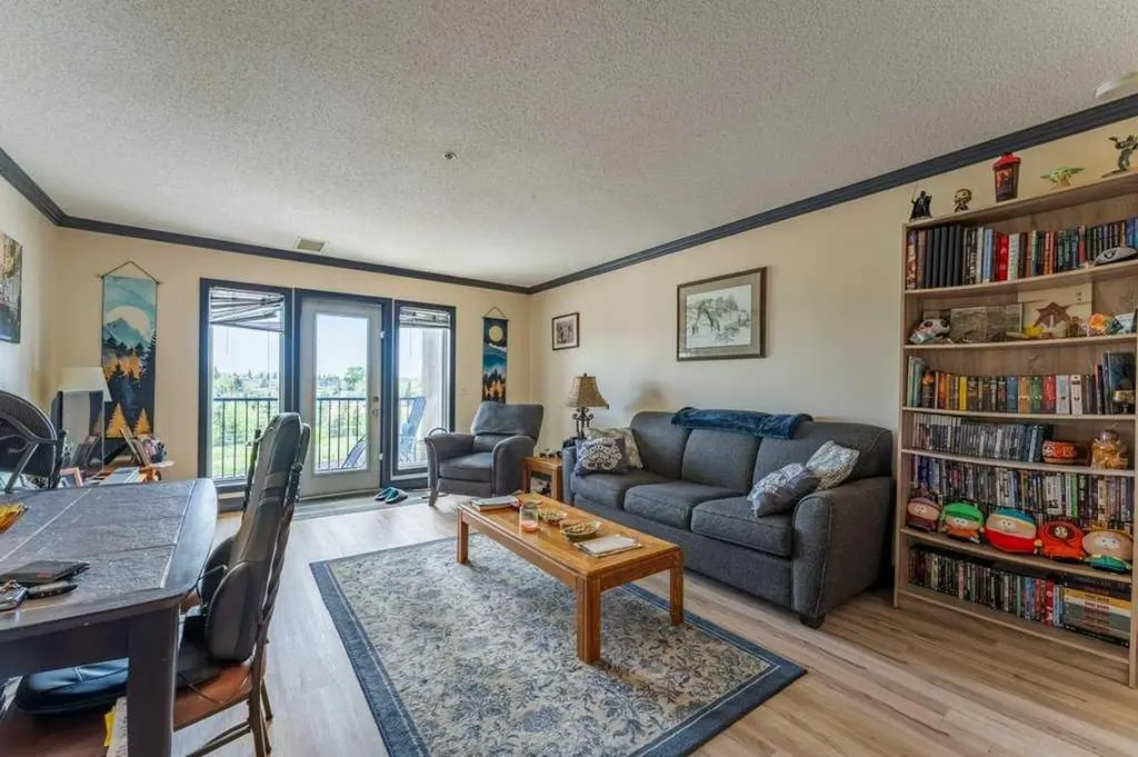 300 Edwards Way NW Airdrie AB T4B 3B4