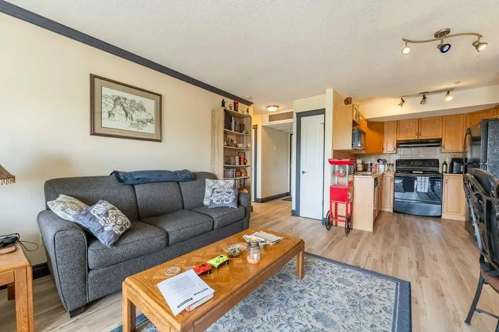 300 Edwards Way NW Airdrie AB T4B 3B4