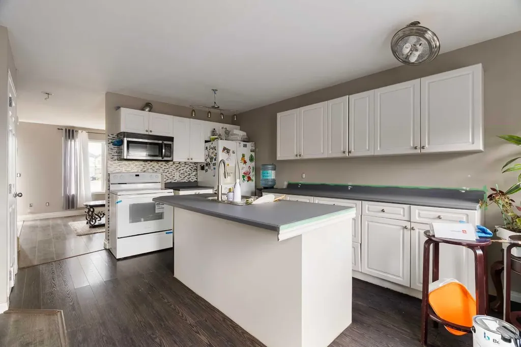 187 Millennium Gate Fort Mcmurray AB T9K 0P3