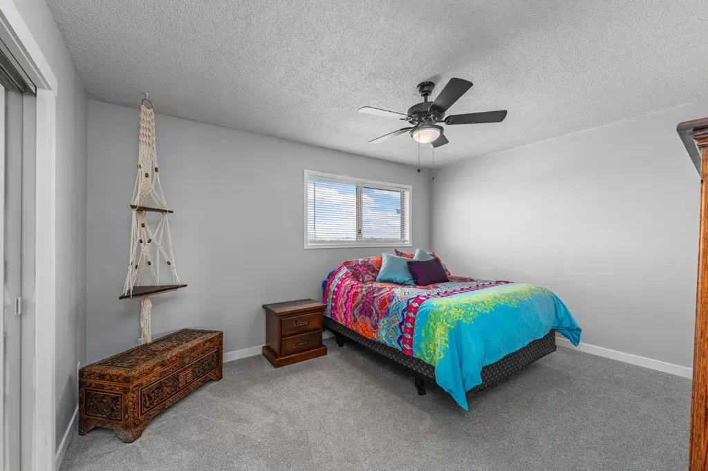 105 Bedford Manor NE Calgary AB T3K 4B8