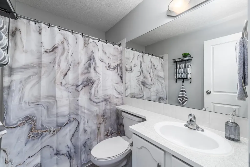 105 Bedford Manor NE Calgary AB T3K 4B8