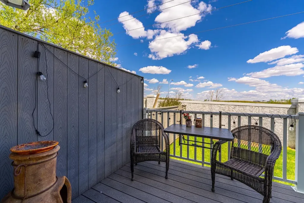 105 Bedford Manor NE Calgary AB T3K 4B8