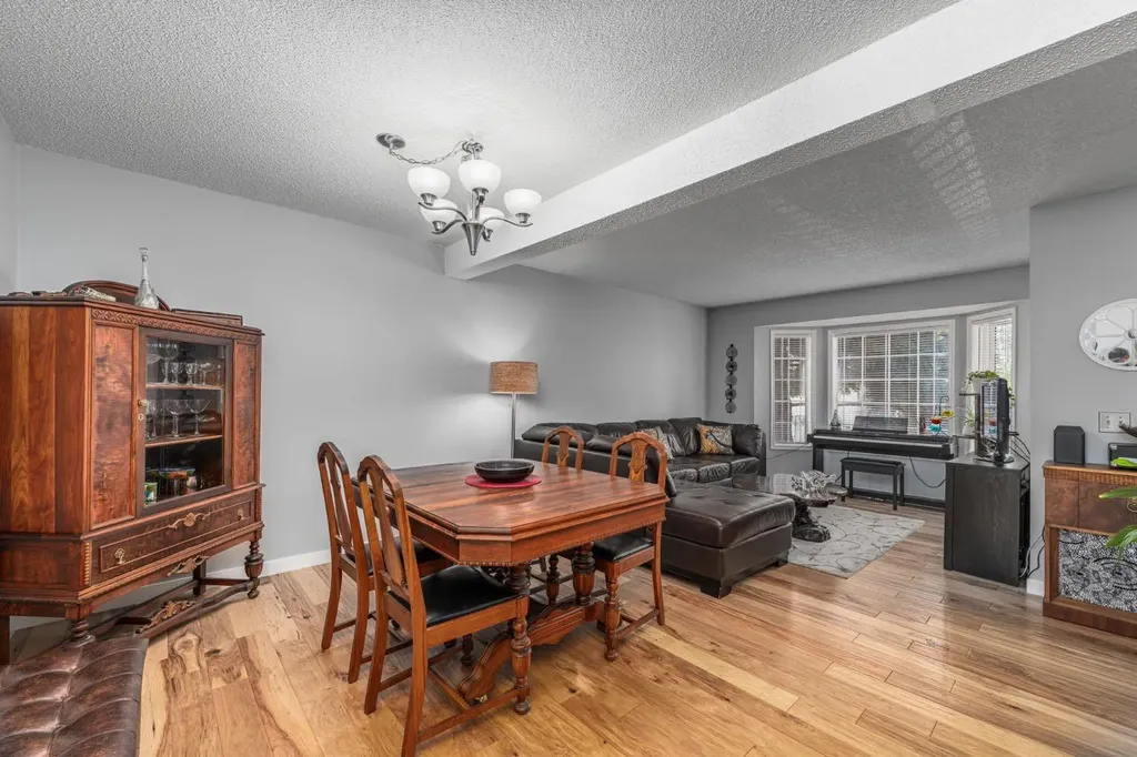 105 Bedford Manor NE Calgary AB T3K 4B8